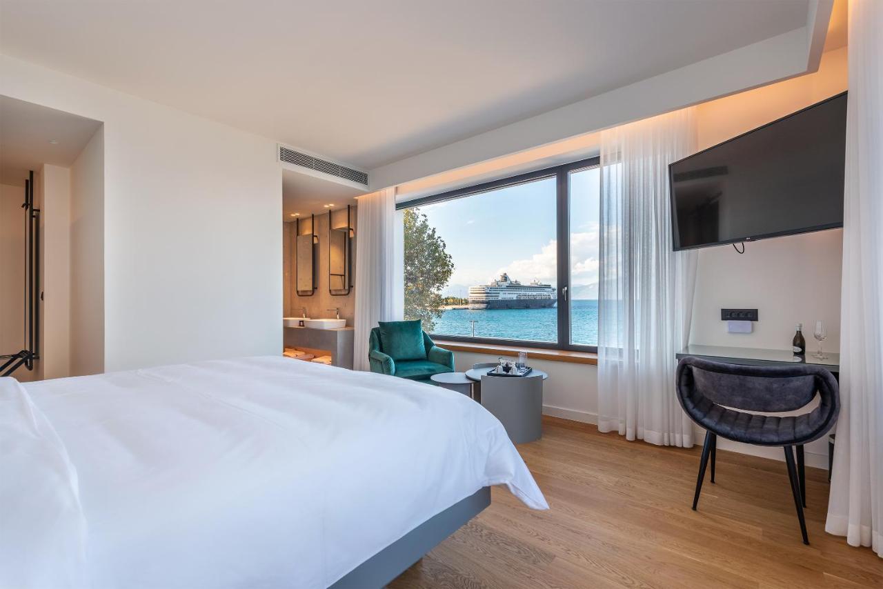 Amario Suites Hotel Aigio Exterior photo